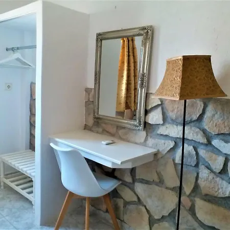 Bougainvillea Hotel Kamari (Santorini)