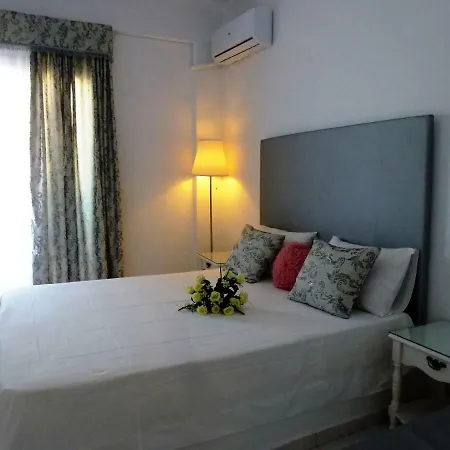 Bougainvillea Hotel Kamári